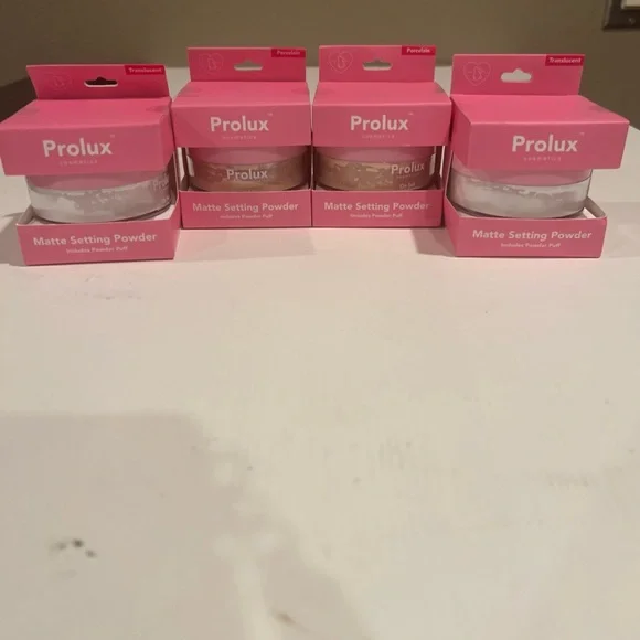 Cream and White Makeup Setting Powder and Spray - Picture 1 of 3